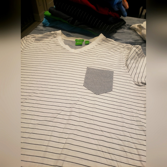 Hugo Boss tshirt - Picture 1 of 3